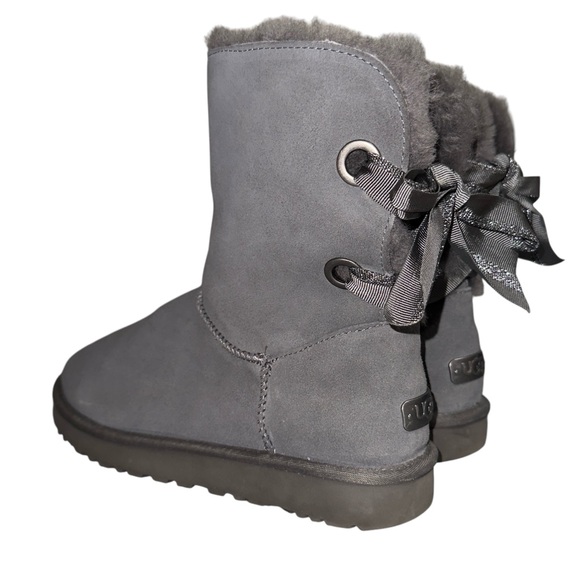 UGG SHORT BAILEY BOW GREY GRAY SUEDE FUR BOOTS SIZE 11 WOMEN - Picture 5 of 11